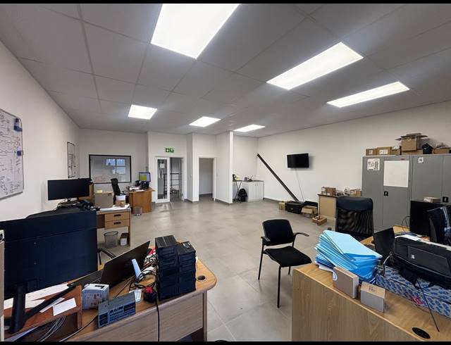 500M² WAREHOUSE TO LET IN FIRGROVE